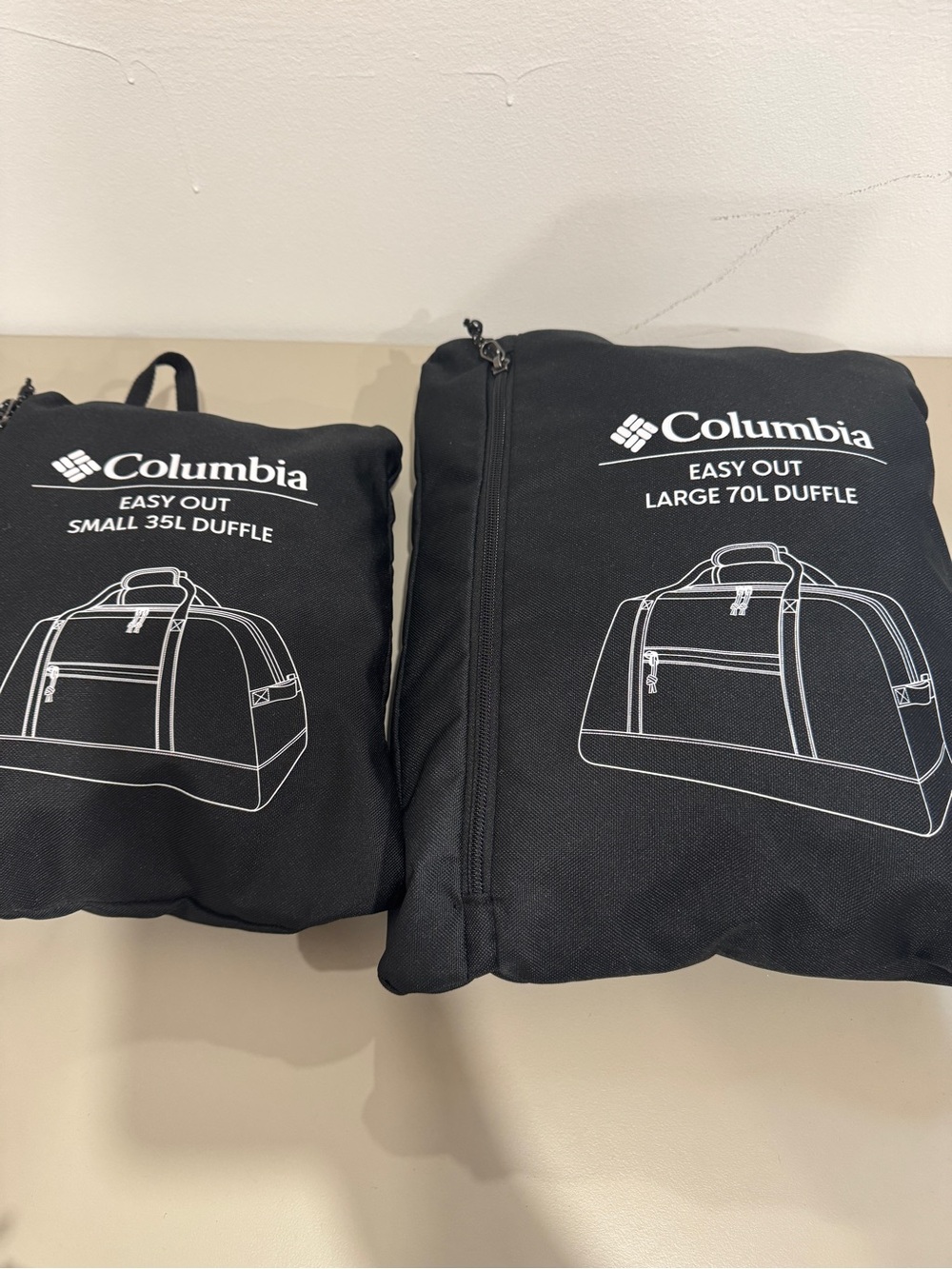 Columbia Easy Out Duffel Pack - Black with White Graphics